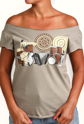 Estilo Clothing™ La Cumbia de Colombia y Panama Cut Boat Neck T-shirt, Warm Gray